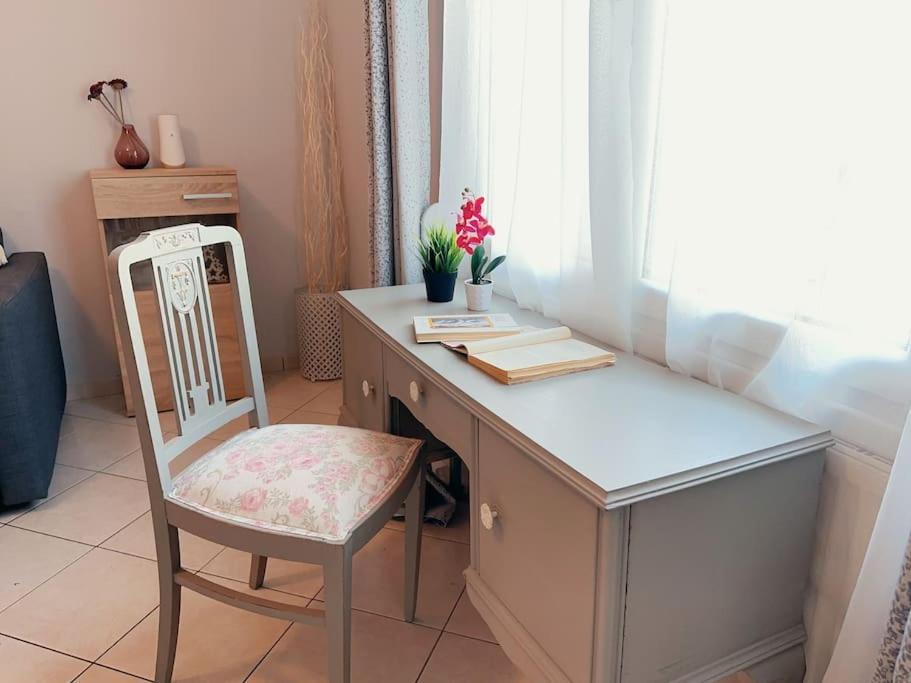 Apartment 近图书馆宽敞露台spacious Terrace Near Library Athen